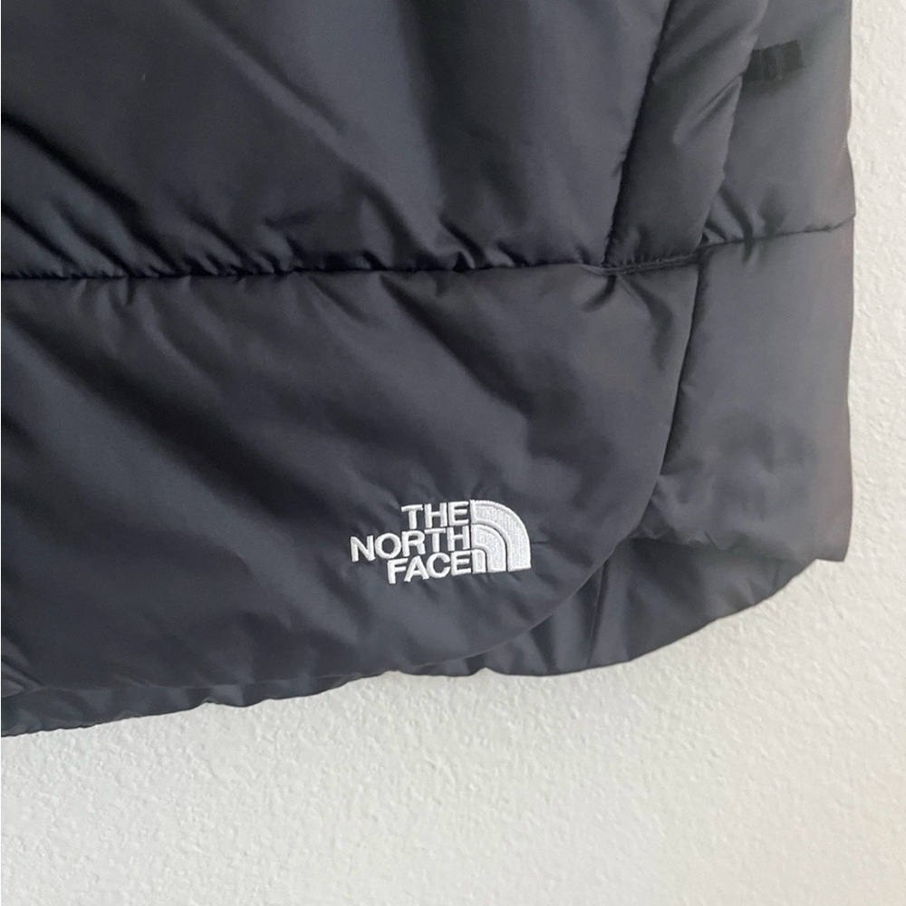 The North Face Women’s Black Puffer Winter Vest Large French’s Logo - Picture 2 of 5
